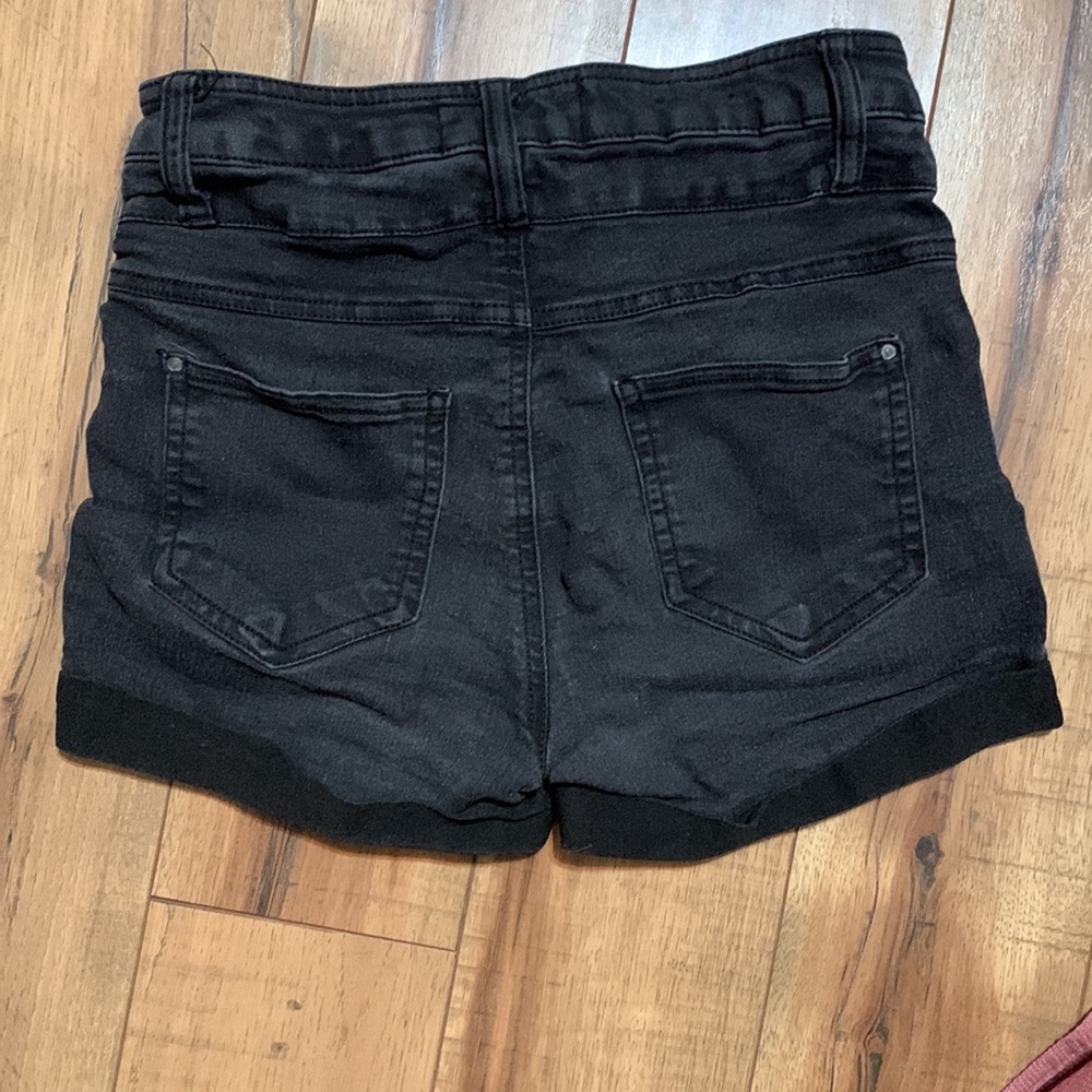 Ardene black wash shorts size 5 - Picture 4 of 5